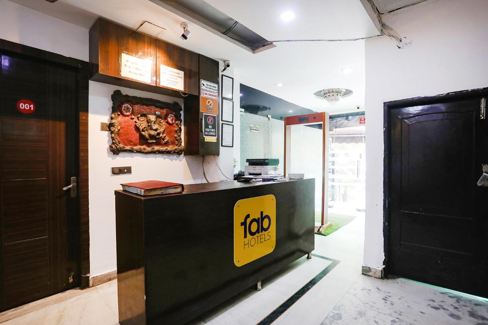 Fabhotel Nk Residency New Delhi Exterior photo